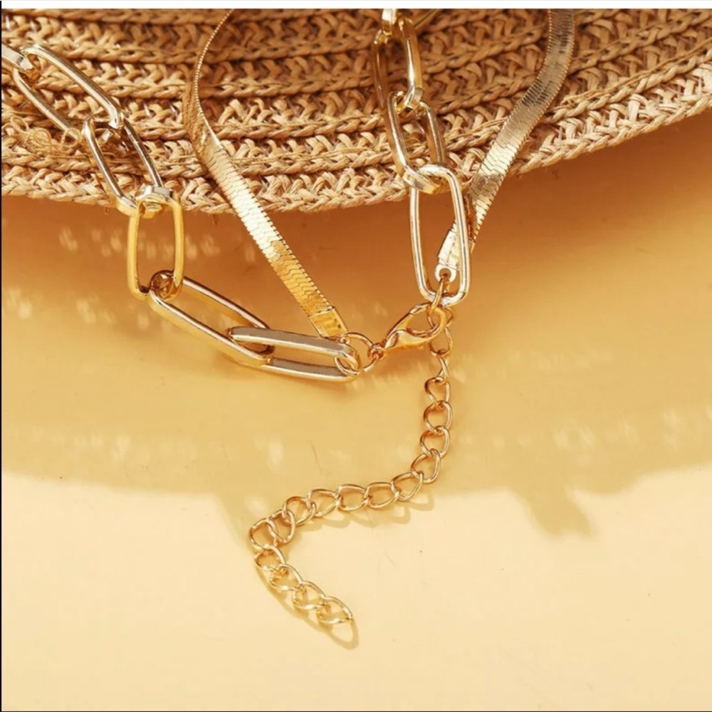 New Women’s Yellow Gold Plated 2 Layers Necklace - Picture 3 of 7